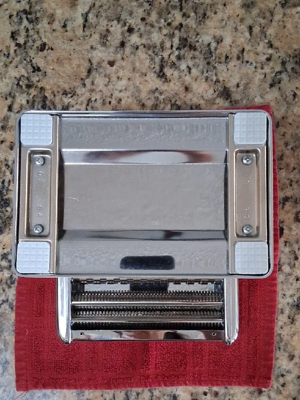 Himark Kitchen Gourmet Pasta Queen Noodle Making Machine. Crome Plated Steel.
